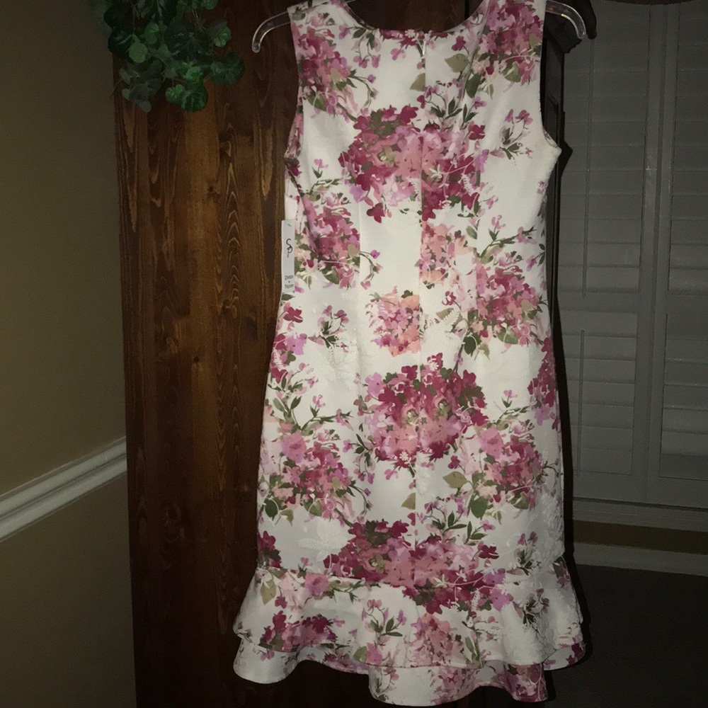 Dress - Picture 3 of 4